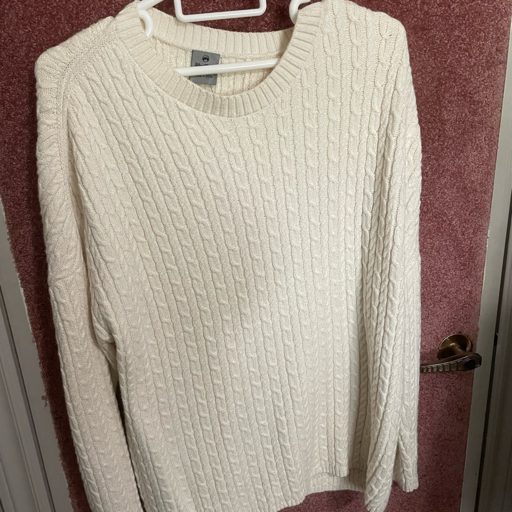 Elegant Cable Knit Sweater - Cream